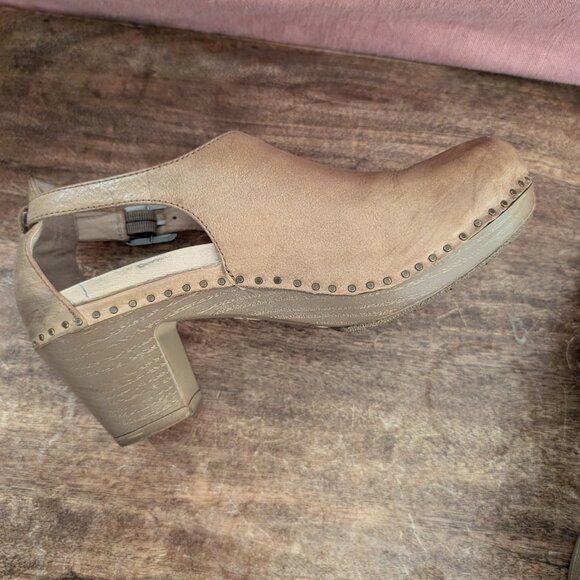 Dansko Sassy Stylish Upfront Closed Toe Clog - Picture 4 of 10